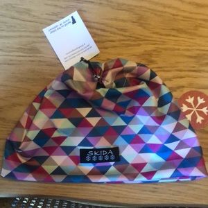 NWT SKIDA HAT MULTICOLOR